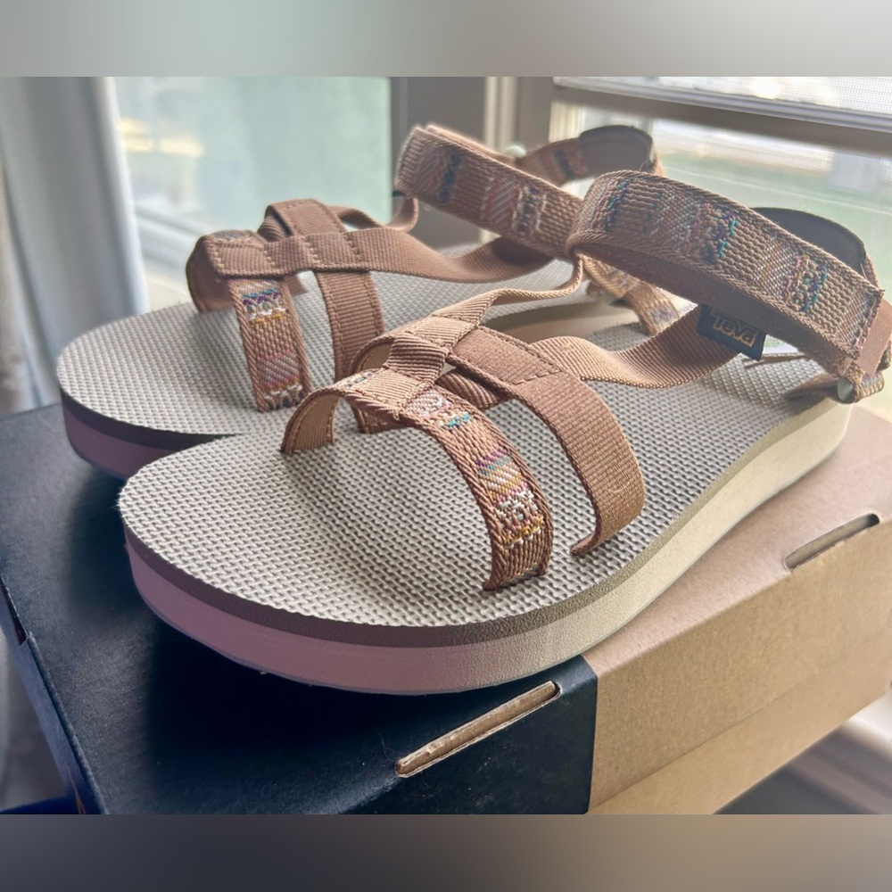 Teva Midform Arivaca sandals NWT